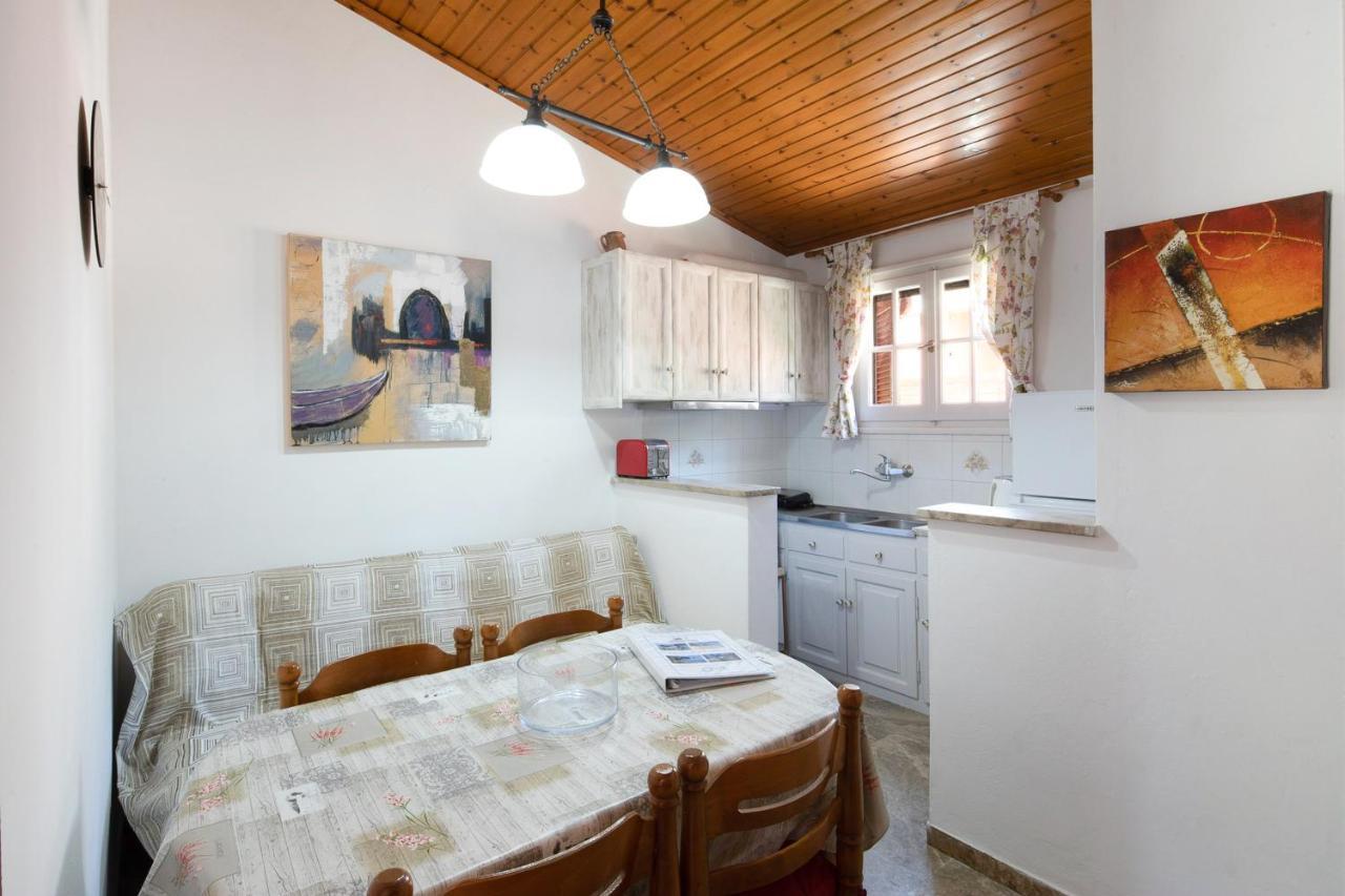 Amalia Cottages Agios Gordios  Eksteriør billede