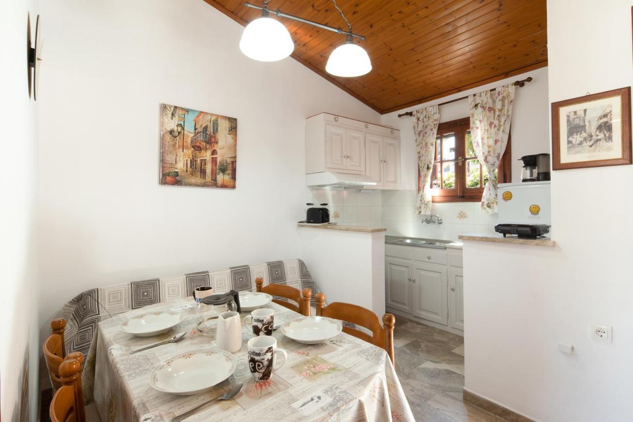 Amalia Cottages Agios Gordios  Eksteriør billede