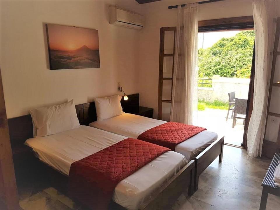 Amalia Cottages Agios Gordios  Eksteriør billede